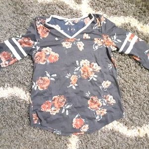 Women's Sz L Floral 3/4 Sleeved Top from JCPENNEY!